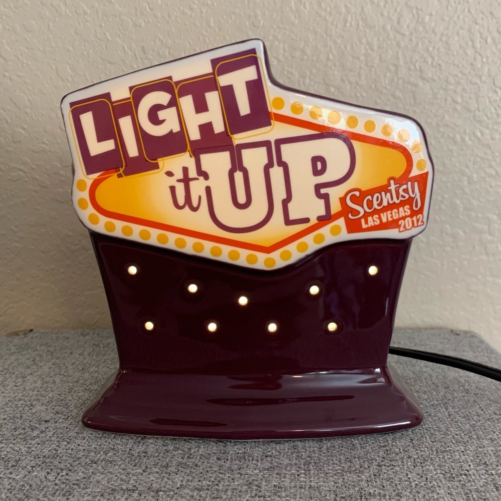 Scentsy light it up las vegas warmer